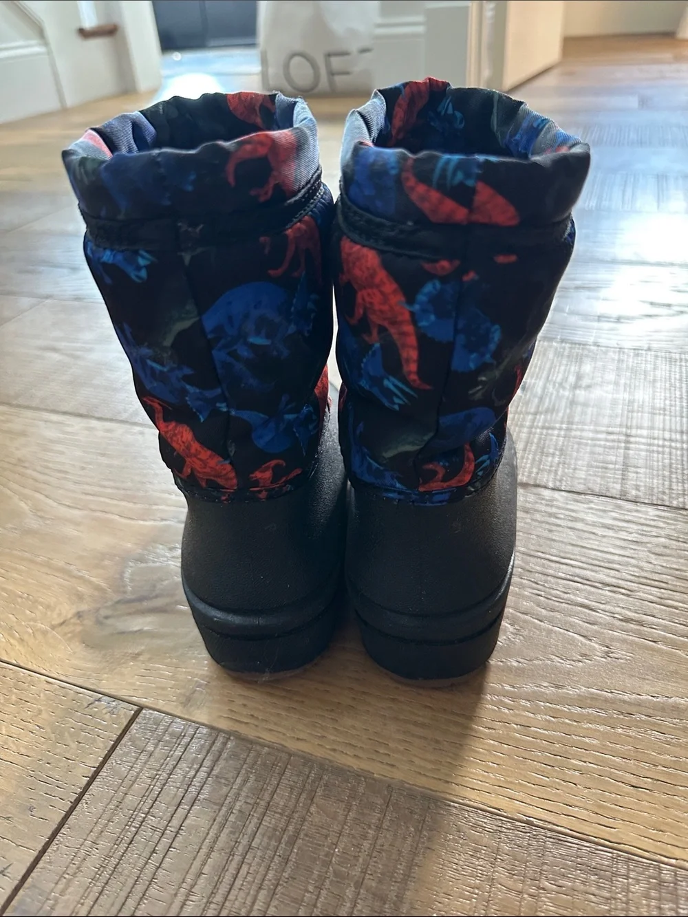 Bogs Kids Winter Snow Boots with Blue & Red Dinosaur Print Size 12